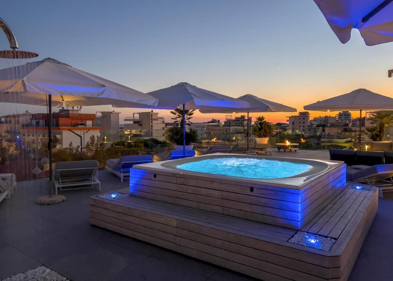Monaco Suites Hotel لينانو سابيادورو المظهر الخارجي الصورة